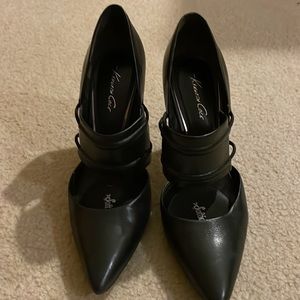 Kenneth Cole water black pump